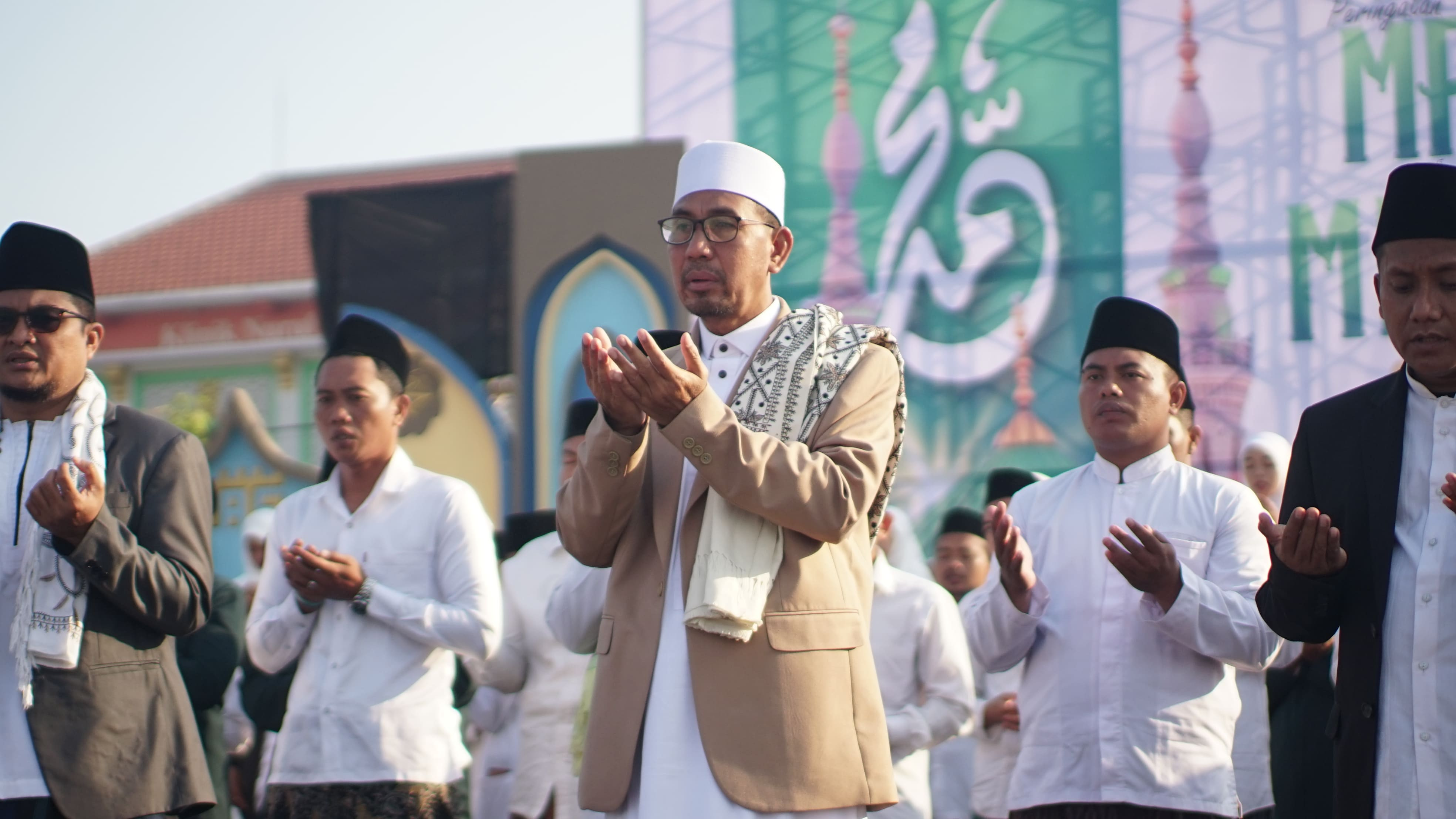 17 Tahun Mengabdi, Ponpes Nurul Islam Peringati Maulid Nabi Muhammad SAW Bersama Ribuan Santri